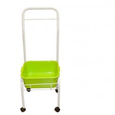 Gurulós lábáztató törölközõ tartóval